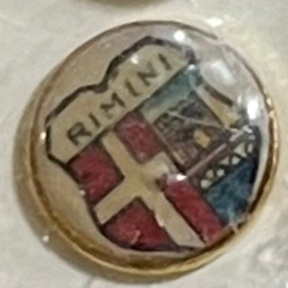 Themed Pin- Rimini Italy - Picture 1 of 2